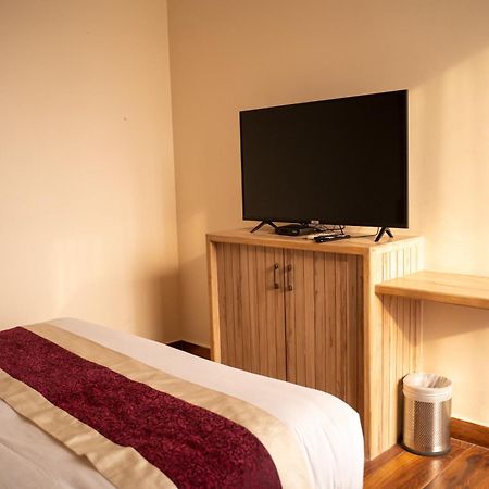 Hotel Black Diamond - Transit Point Inside Hotel Katmandou Extérieur photo