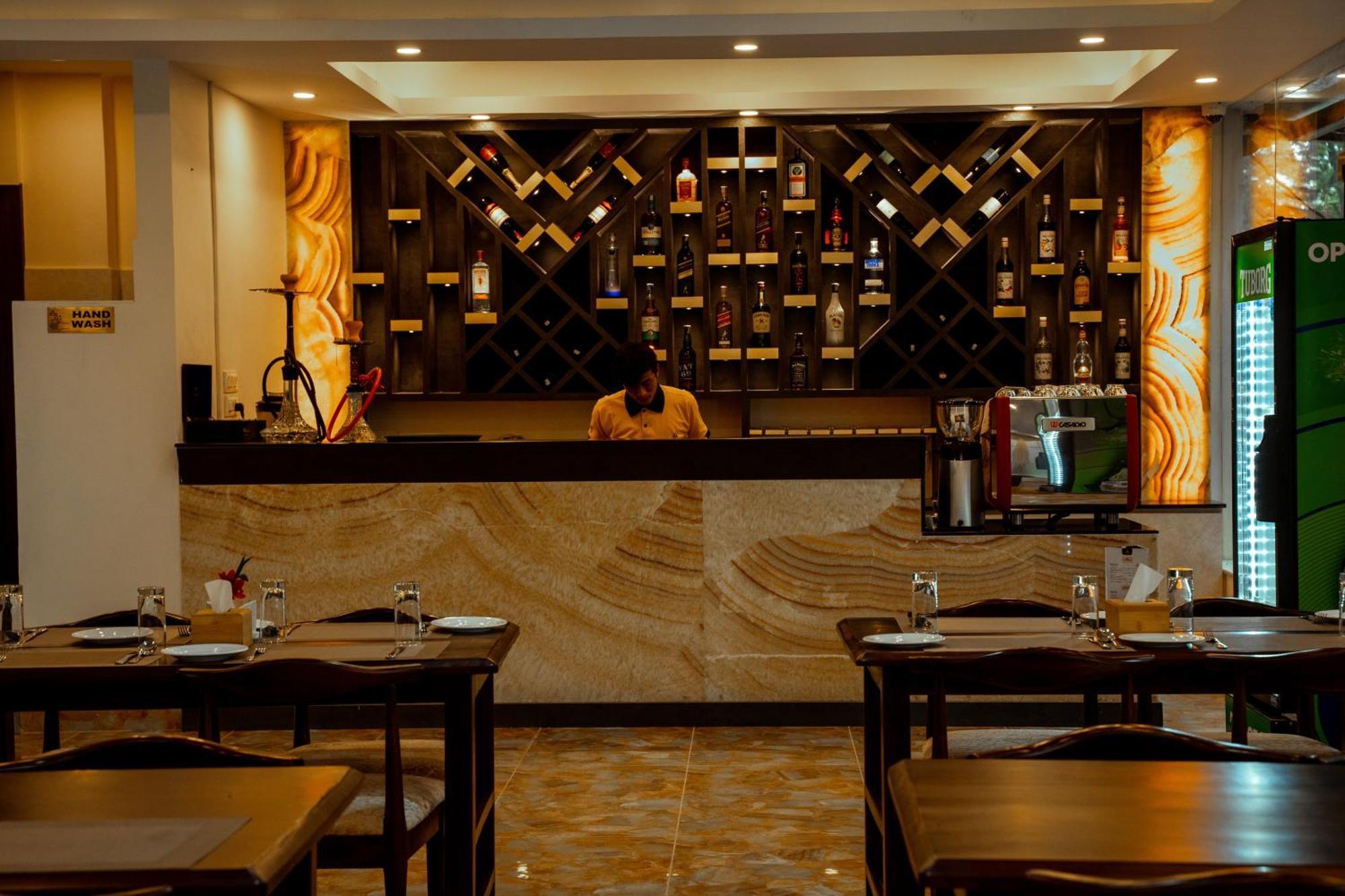 Hotel Black Diamond - Transit Point Inside Hotel Katmandou Extérieur photo