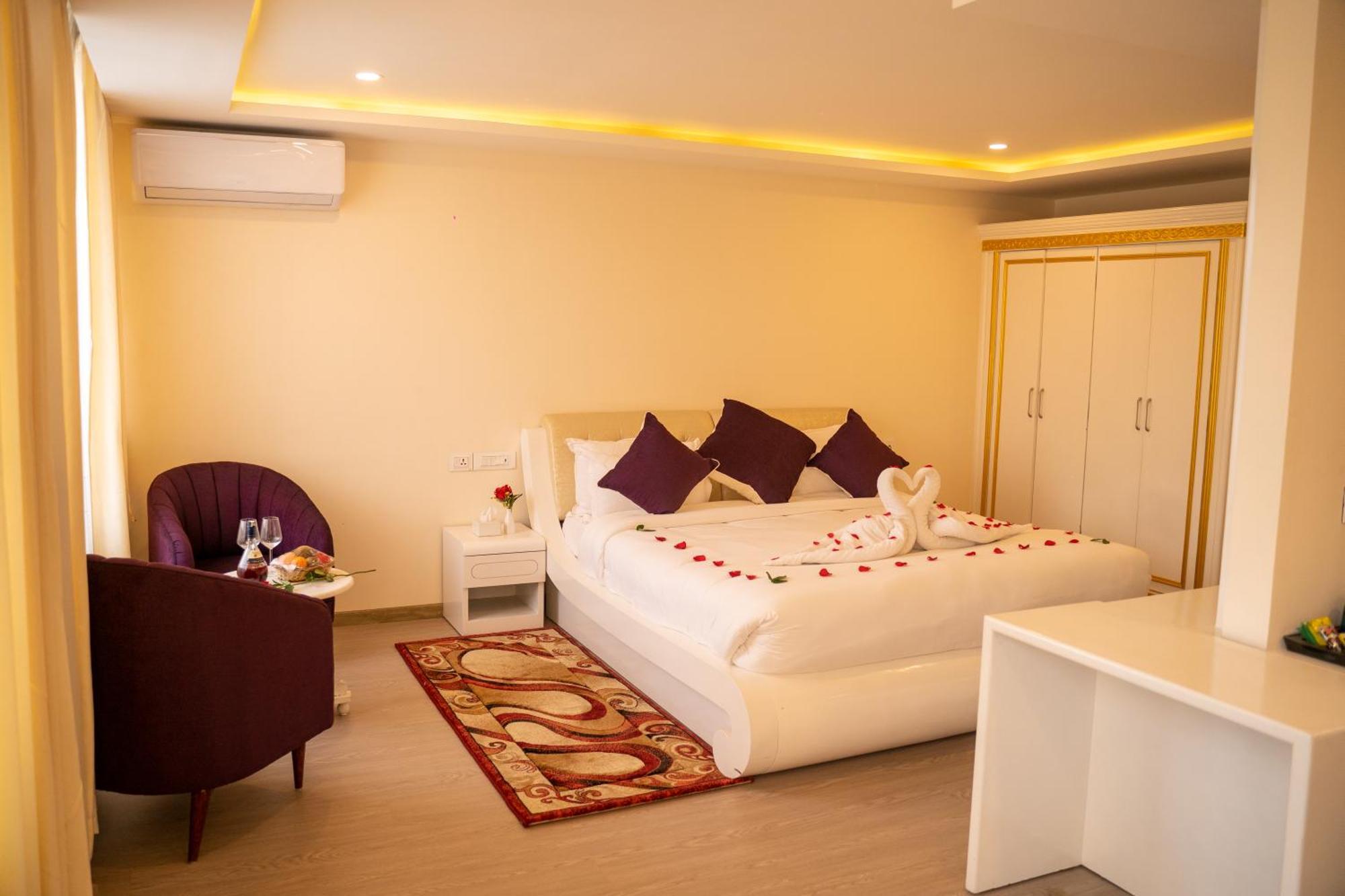 Hotel Black Diamond - Transit Point Inside Hotel Katmandou Extérieur photo